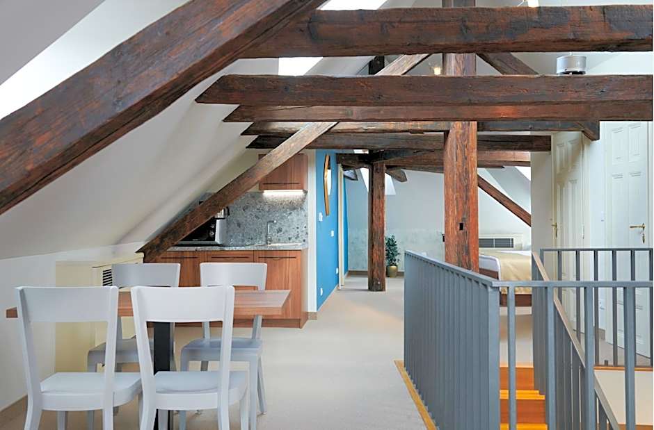 Golden Angel Suites by Adrez