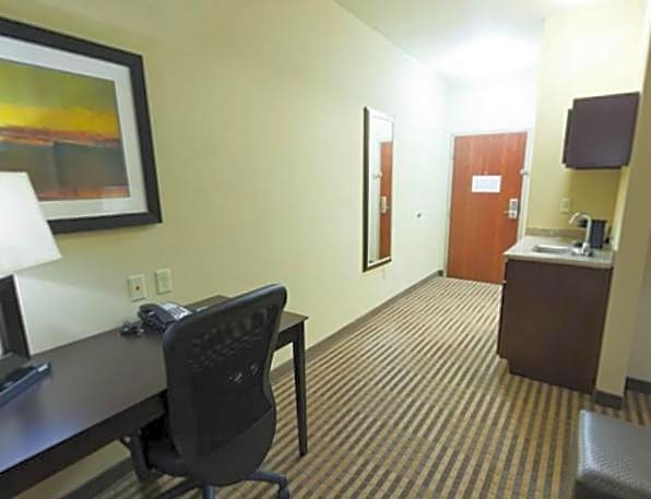 Holiday Inn Express & Suites Maumelle, an IHG Hotel