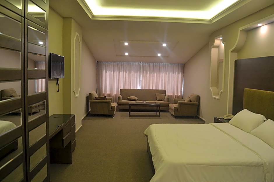 Platinum Hotel