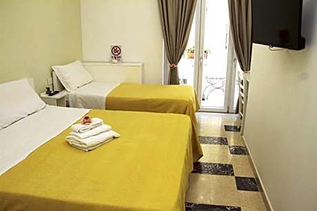 Triple Room with Private Bathroom