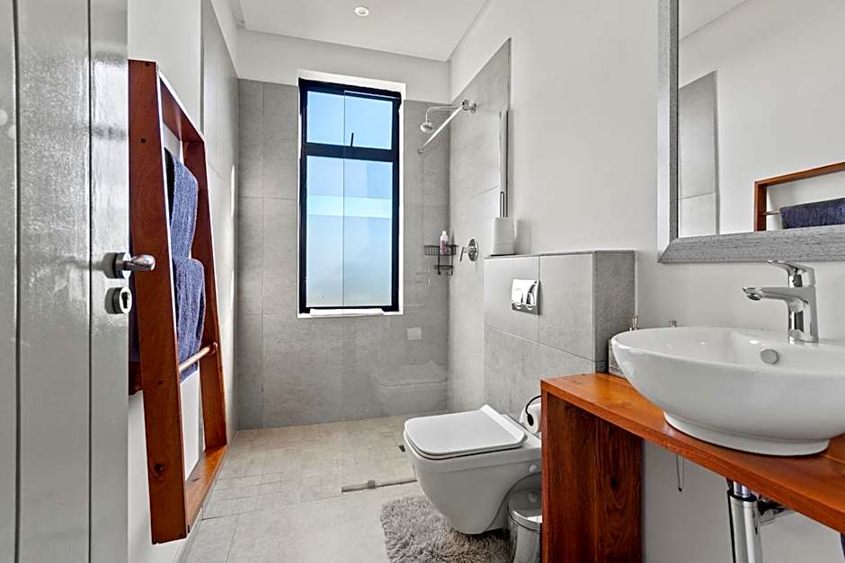 Romansbaai Moksha on the Sea