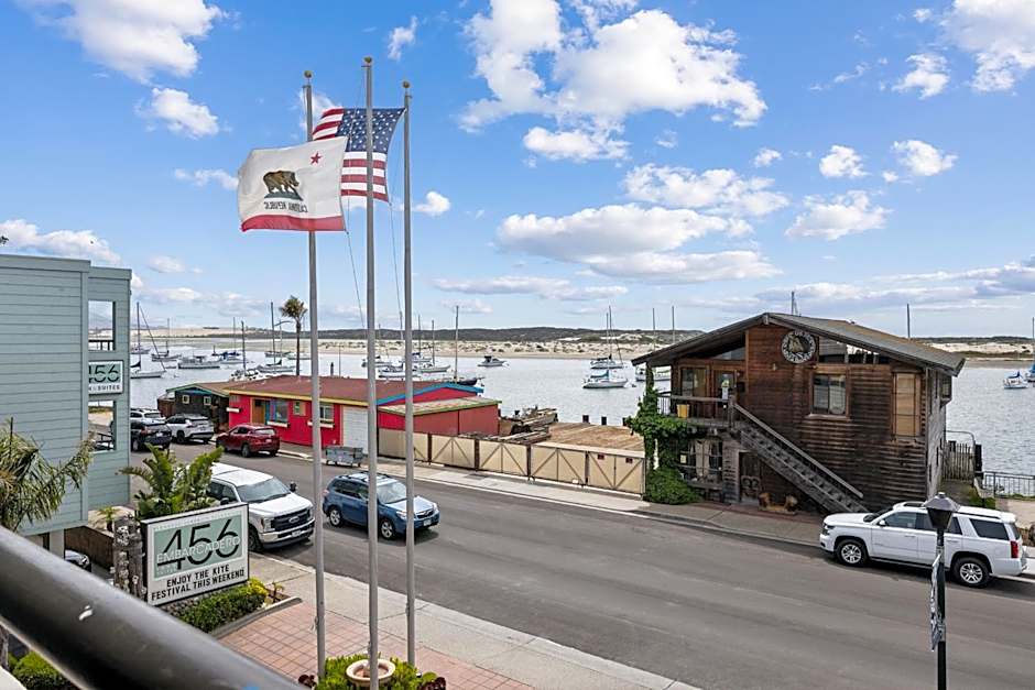 456 Embarcadero Inn & Suites