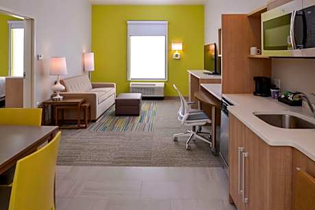 One-Bedroom King Suite - Non-Smoking