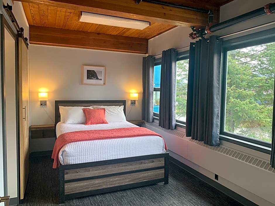 Seward Adventure Lodge