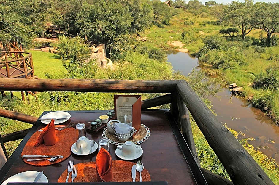 Lukimbi Safari Lodge
