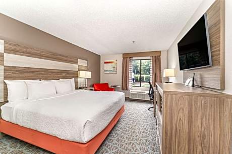 King Room with Roll-In Shower - Disability Access/Non-Smoking