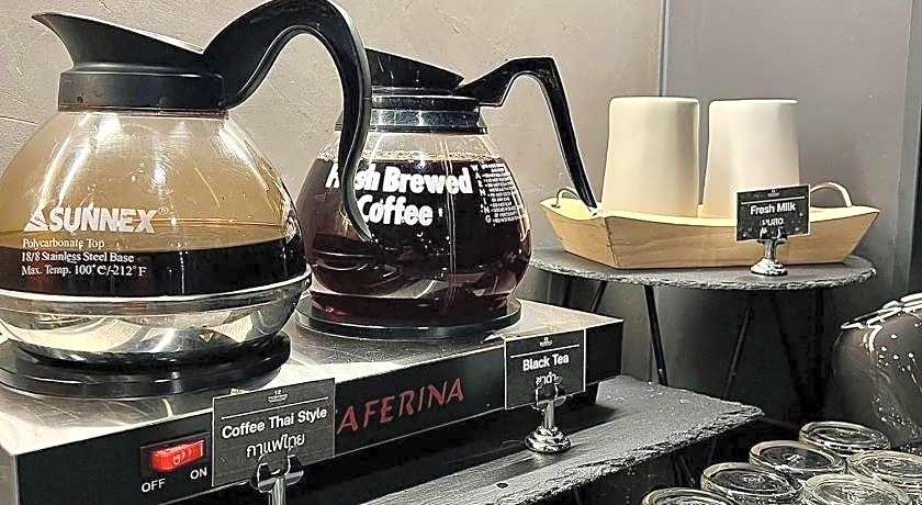 12 The Residence Hotel & Apartment