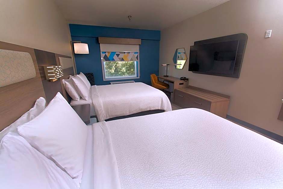 Holiday Inn Express & Suites Cocoa by IHG