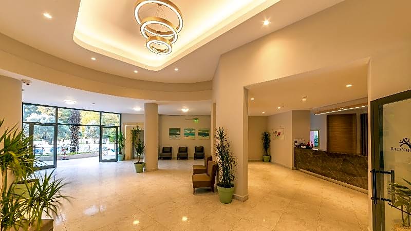 Julian Forest Suites