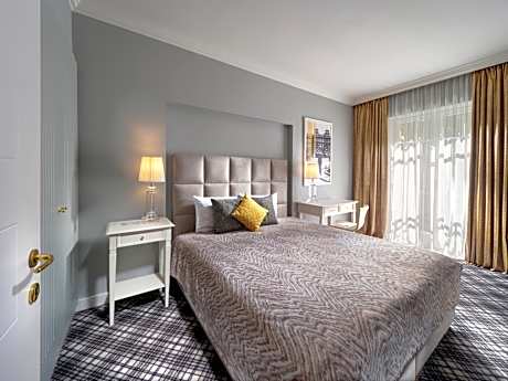 Grand Deluxe Suite