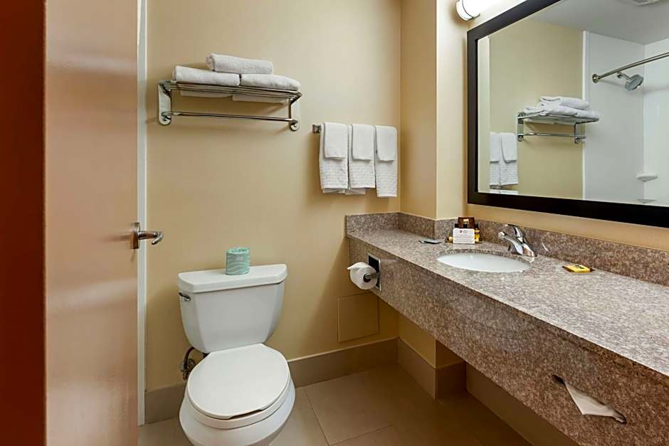 Best Western Plus Burlington Inn & Suites