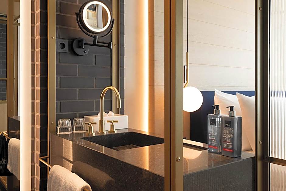 Ruby Emma Hotel Amsterdam By IHG