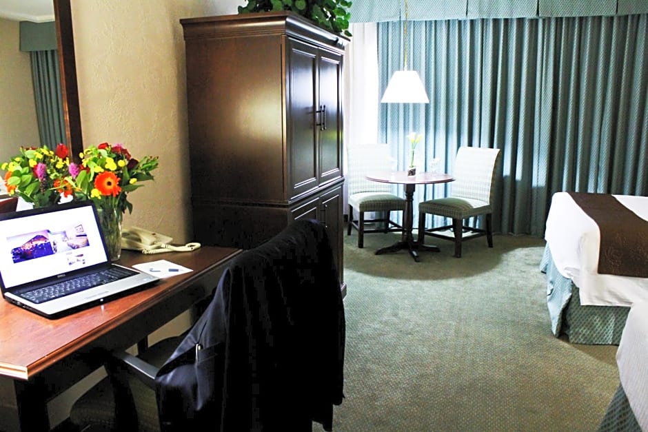 University Square Hotel
