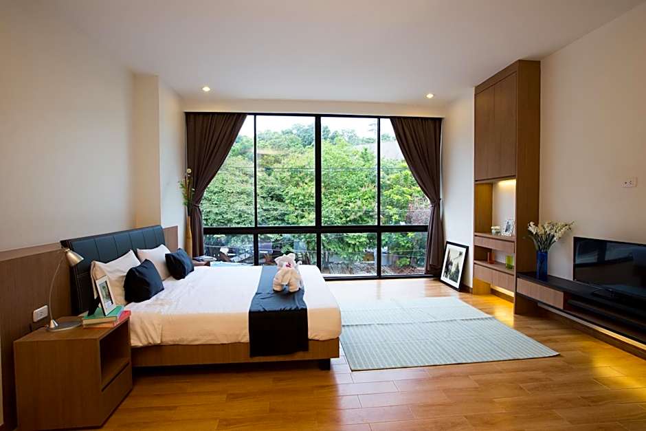 Photo 1 of 7 of Executive Suite