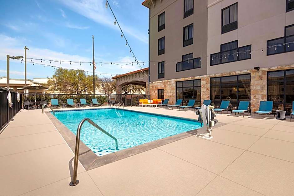 Hampton Inn By Hilton And Suites San Marcos