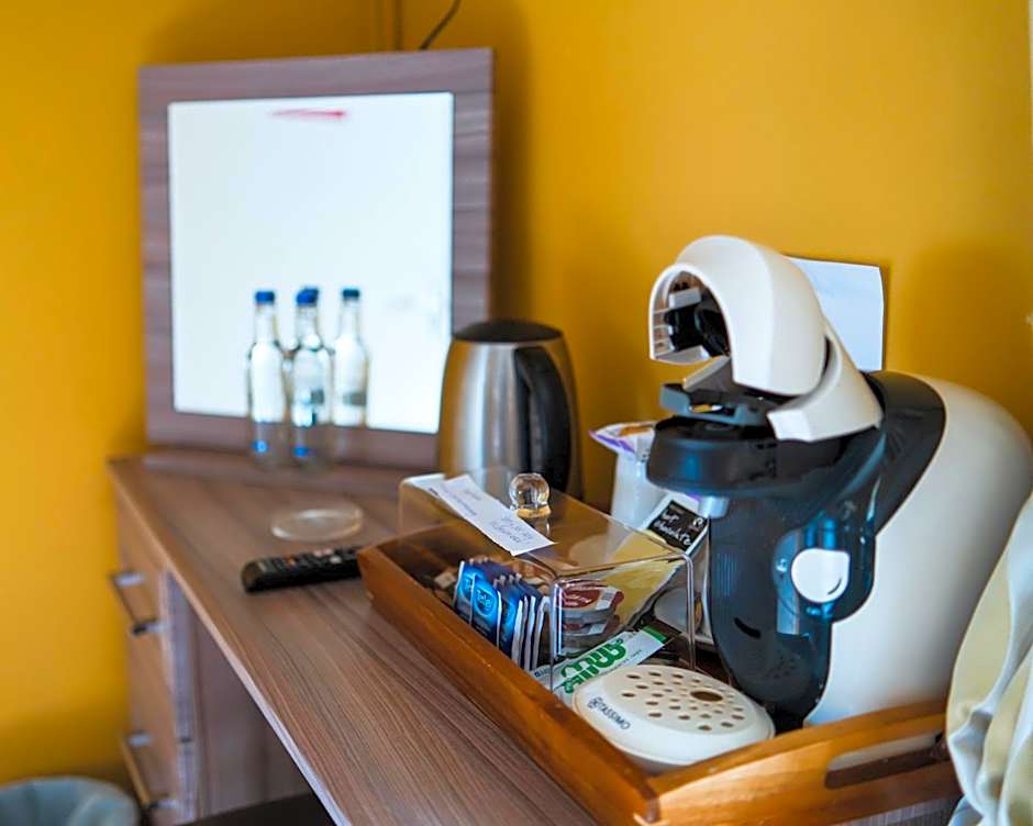 Johnny Dough's Conwy with Rooms