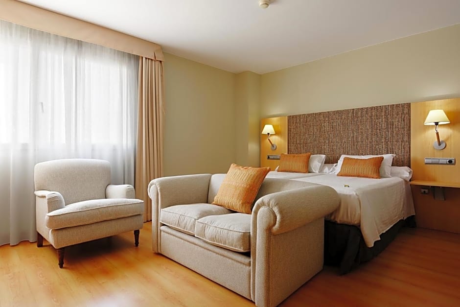 Hospedium Hotel Villa Gom