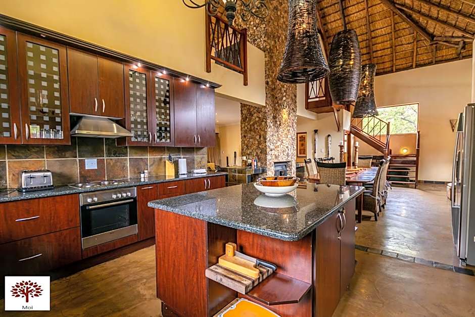 Zebula Golf and Wildlife Estate - Aardwolf Pax 10 - Moi Signature Luxury villa
