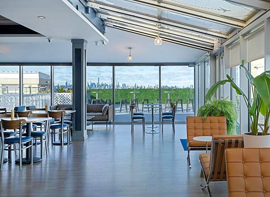 voco Fiorello - LaGuardia Airport by IHG