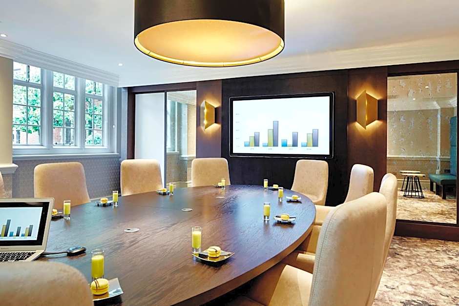 Hanbury Manor Marriott Hotel & Country Club