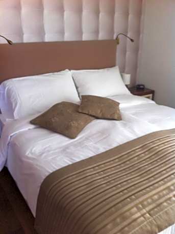 Deluxe Double or Twin Studio