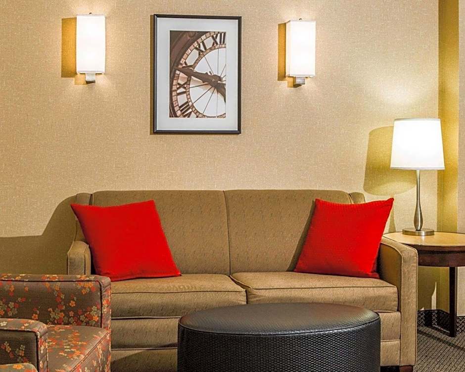 Cambria Hotel Traverse City