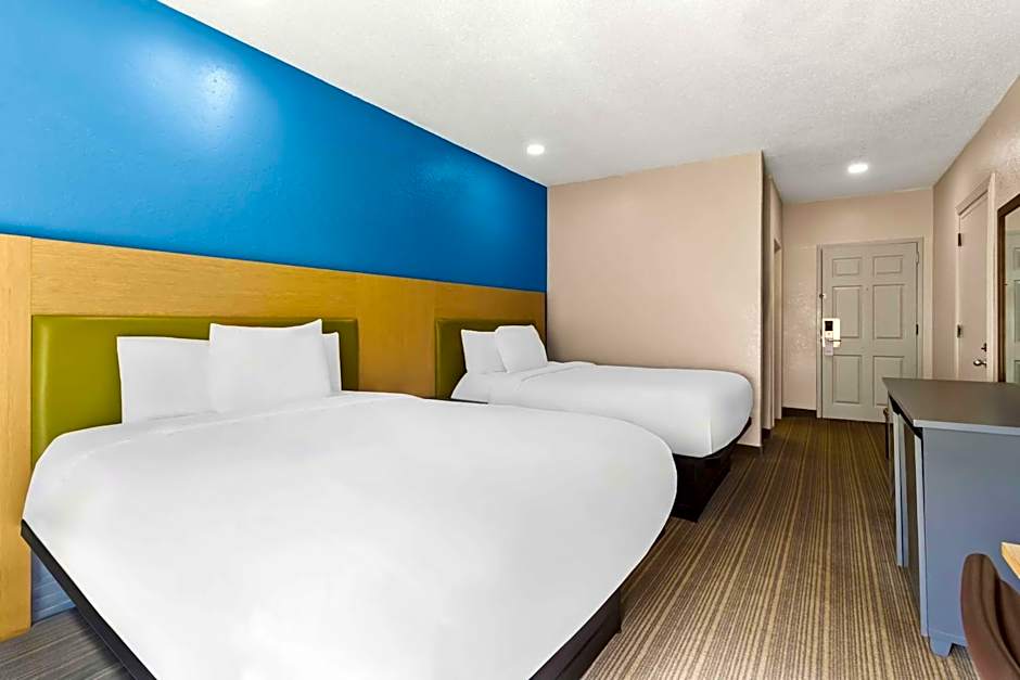 Sonesta Essential IAH Airport JFK Boulevard - Newly Renovated