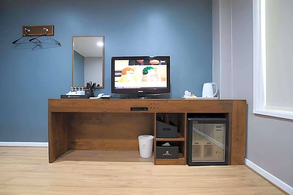 Hotel Valentine (Korea Quality)