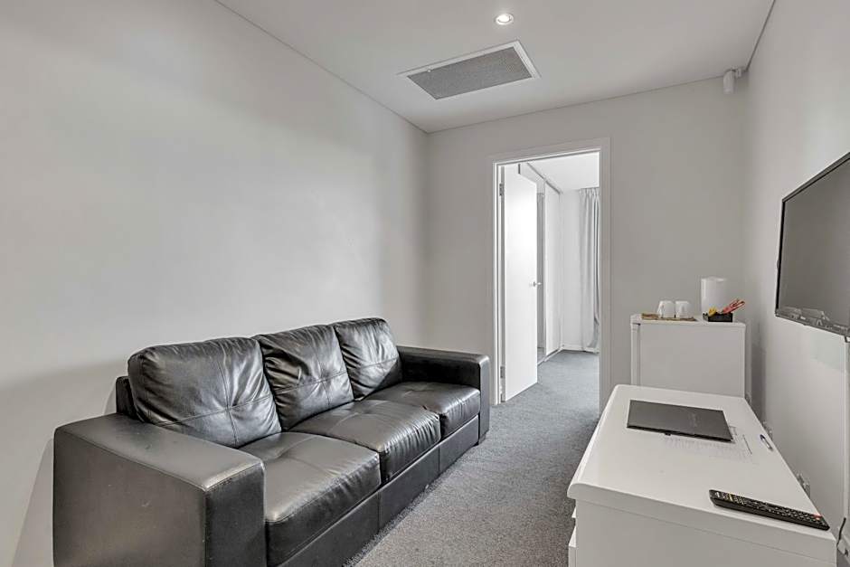 Mawson Lakes Hotel