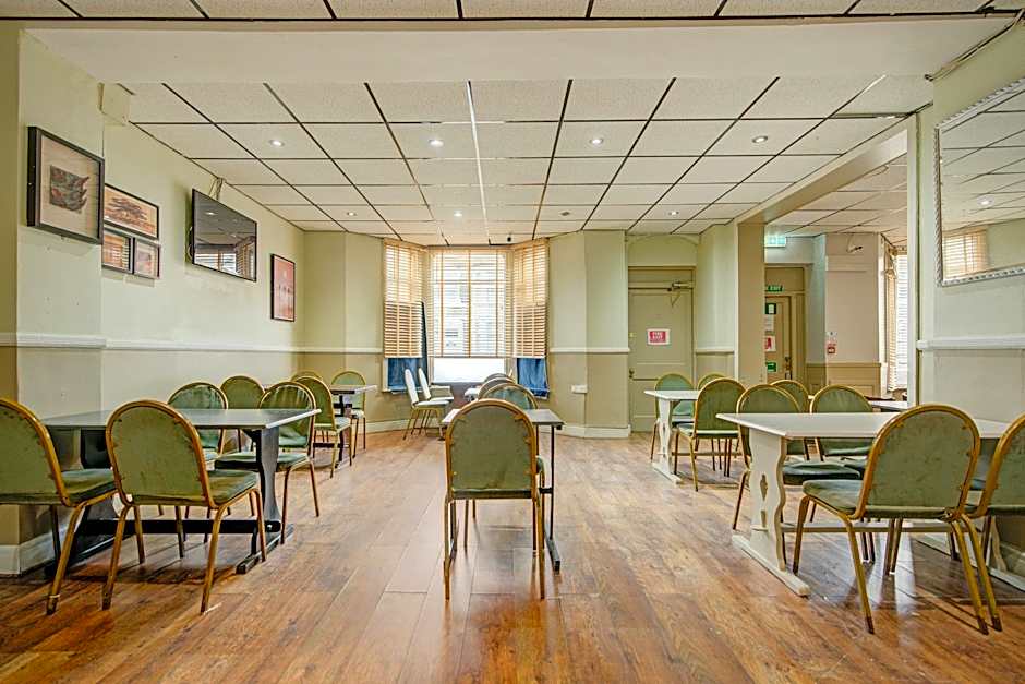 Cardiff Riverside Hotel by Belvilla