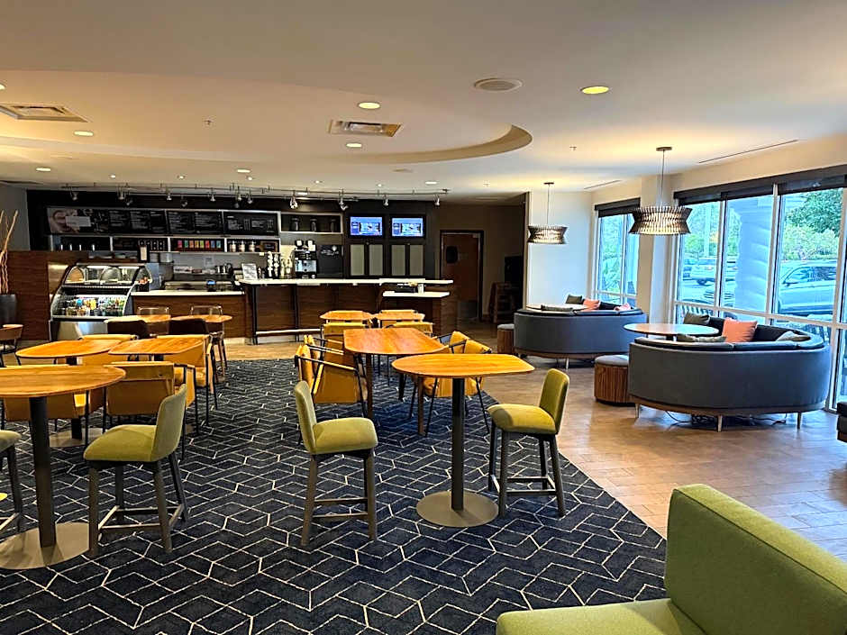 Courtyard by Marriott Fort Myers at I-75 and Gulf Coast Town Center