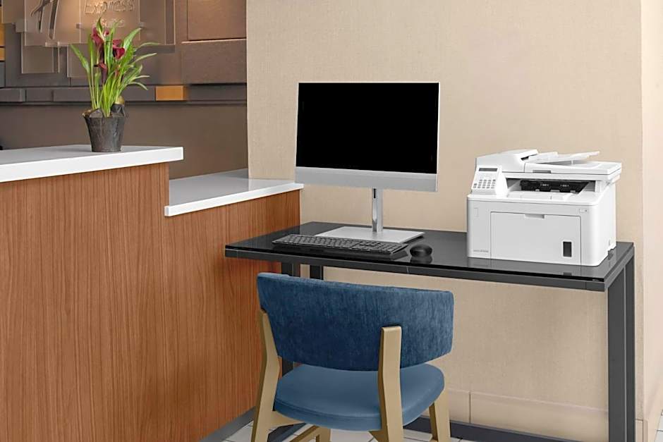 Holiday Inn Express & Suites Cambridge by IHG