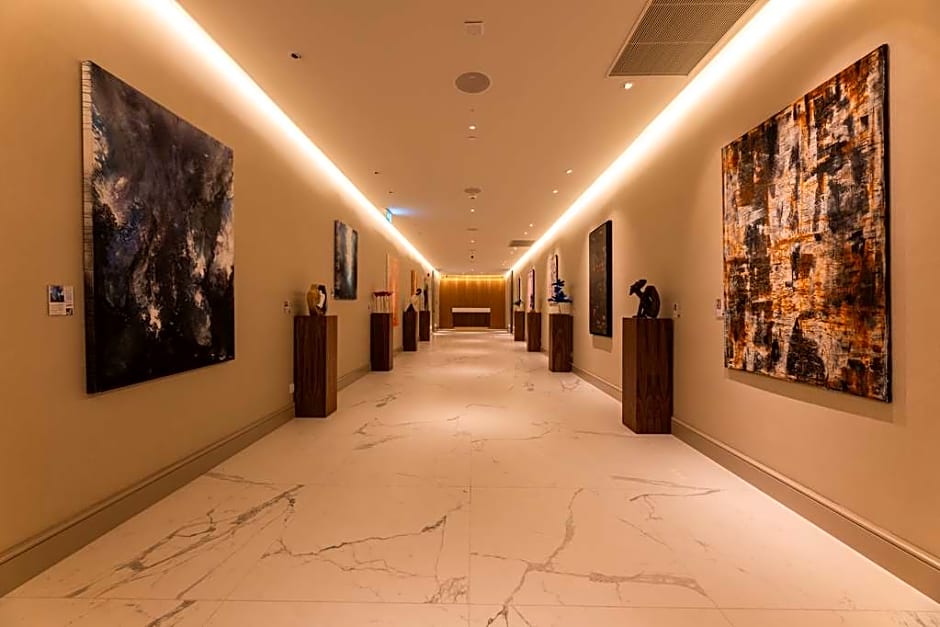Legacy Hotel Cascais, Curio Collection by Hilton