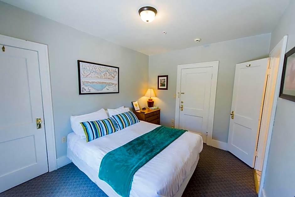 Riverwalk Inn