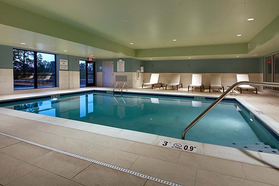 Holiday Inn Express & Suites Elizabethtown North By IHG