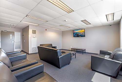 Residence & Conference Centre - Niagara-on-the-Lake