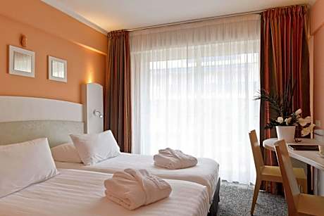 Superior Twin Room with Balcony