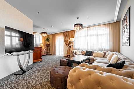 Two-Bedroom Suite