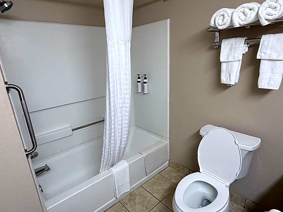 Harmony Hotel, Hernando