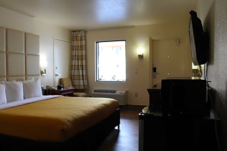 1 king bed, ground floor, mobility accessible room, non-smoking
