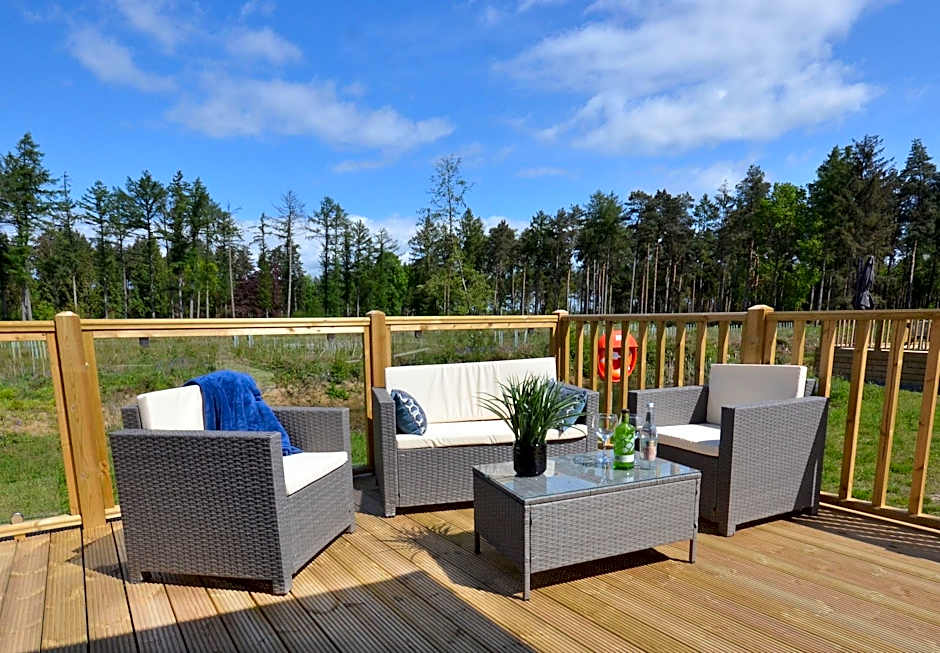 Hollicarrs - Lilypad Lodge