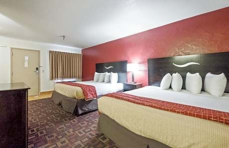 Suite with Two King Beds Smoking