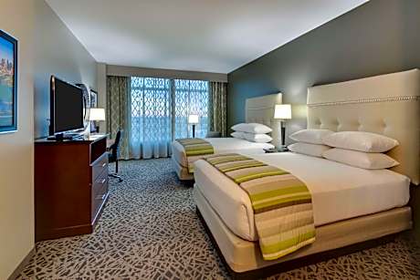 Deluxe Queen Room with Two Queen Beds - Hearing Accessible