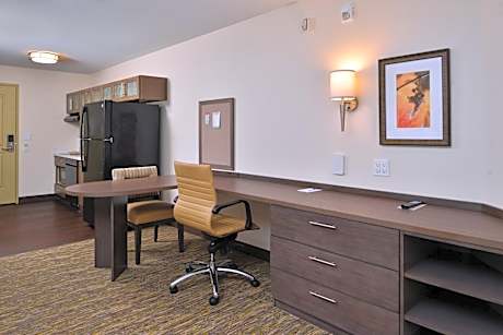 Queen Studio Suite with Two Queen Beds - Non-Smoking