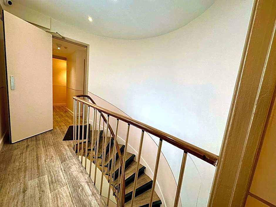 Nation Montmartre Hotel