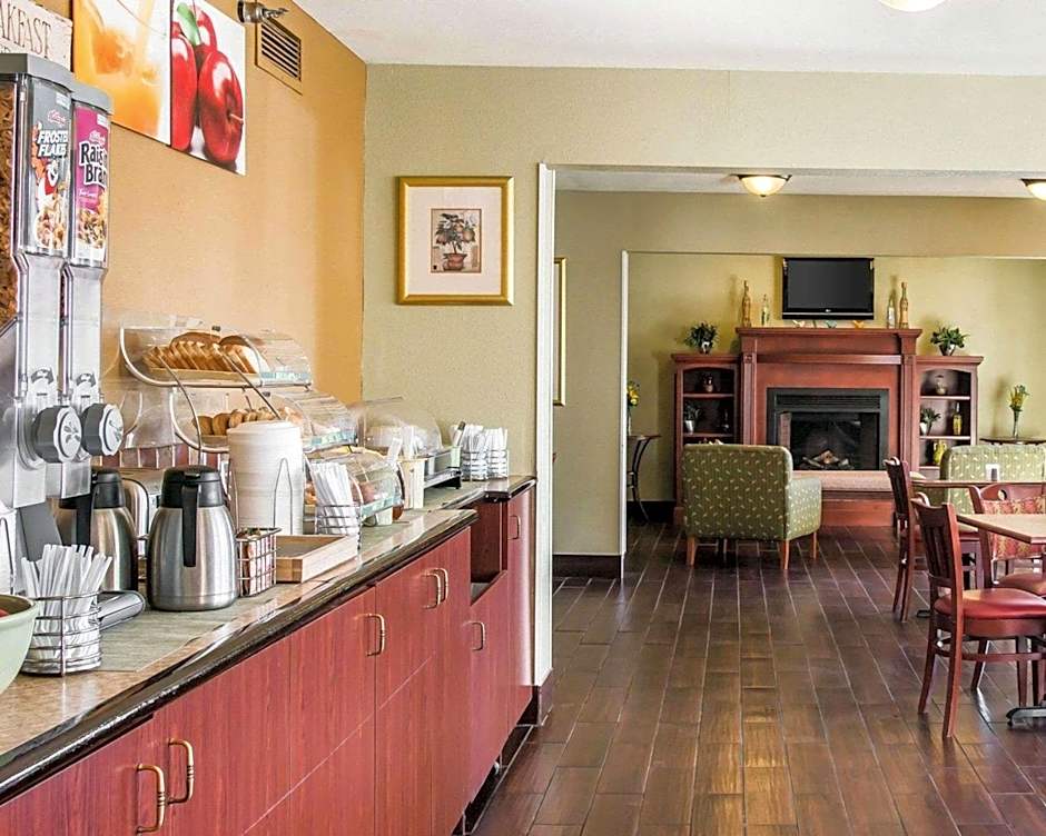 Quality Inn Holland - Toledo