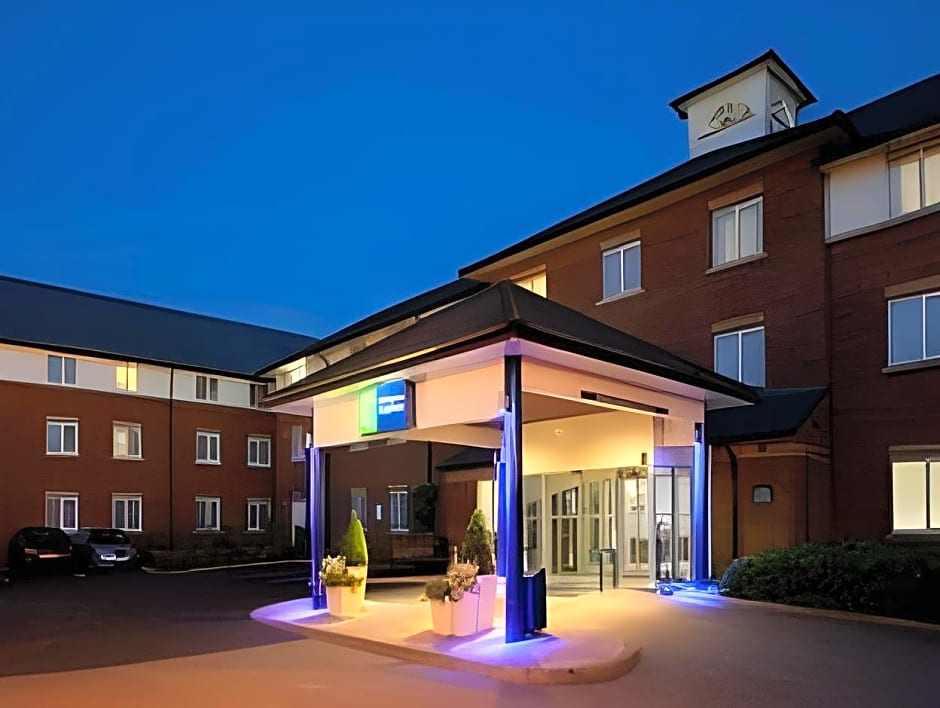 Holiday Inn Express London Gatwick Crawley By IHG