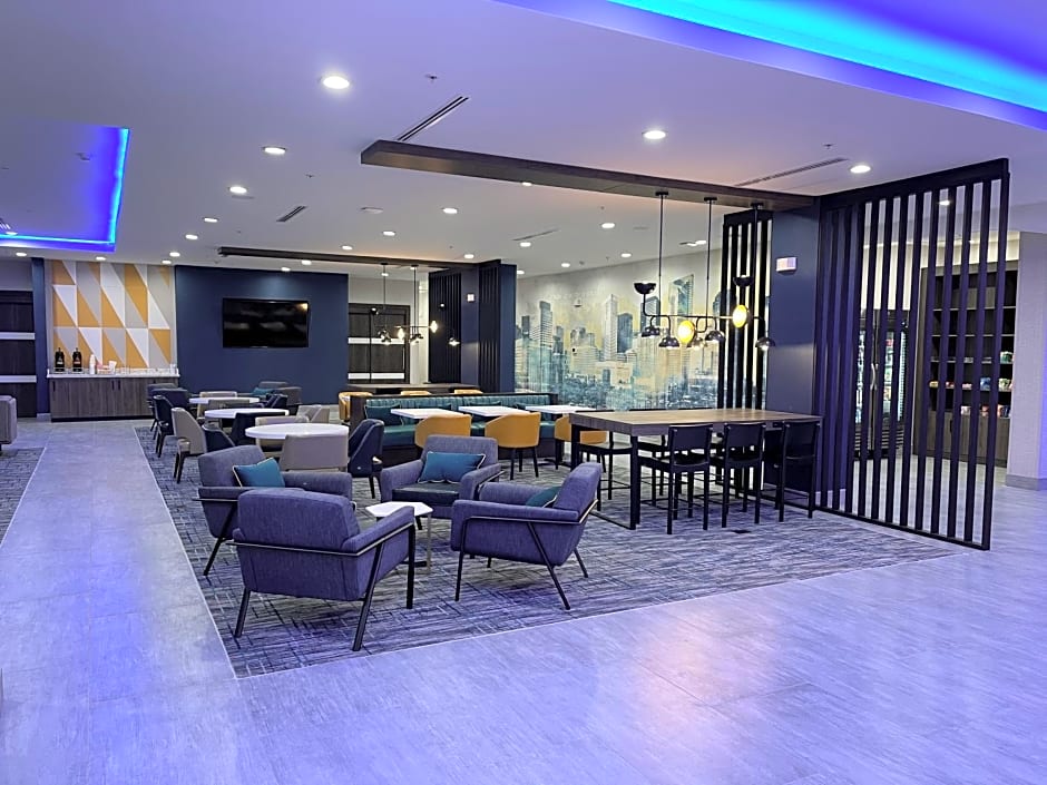 La Quinta Inn & Suites by Wyndham Dallas/Fairpark