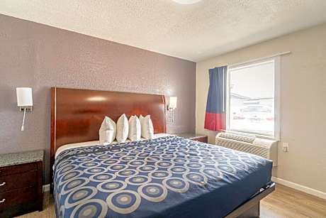 King Bed Non-Smoking