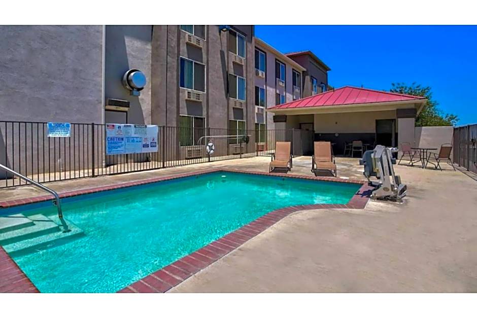 Studio 6 Suites Hesperia, CA West Main Street I 15
